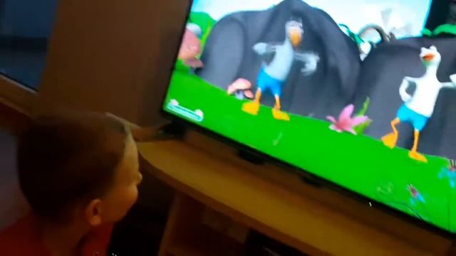 Жили у бабуси два веселых гуся