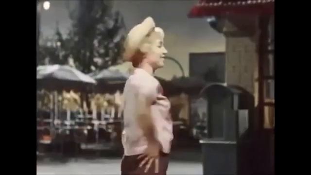 Чиж и Ко- А девчонка та проказница.