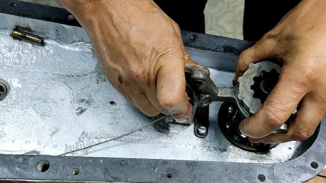 Мотоблок НЕВА выбивает 2 передачу под нагрузкой. Ремонт редуктора. Восстановление шестеренки.