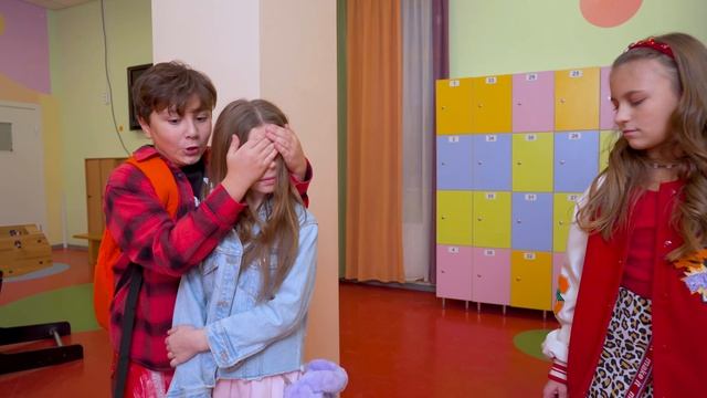 АМИНА ПРИВЕЛА НОВЕНЬКУЮ В КАМПУС! ПЛОХИЕ ПАРНИ ВСЕХ ДОСТАЛИ!!! УЧИЛКА ЙОГИ НАКАЗАЛА ВСЕХ!
