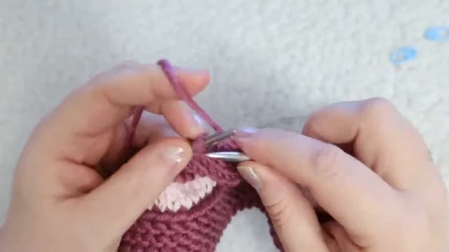 Домашние тапочки следки спицами. НОВЫЙ способ вязания! Подробный мастер класс