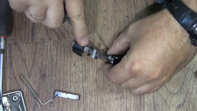 Лобзик Makita JV0600. Замена штока.