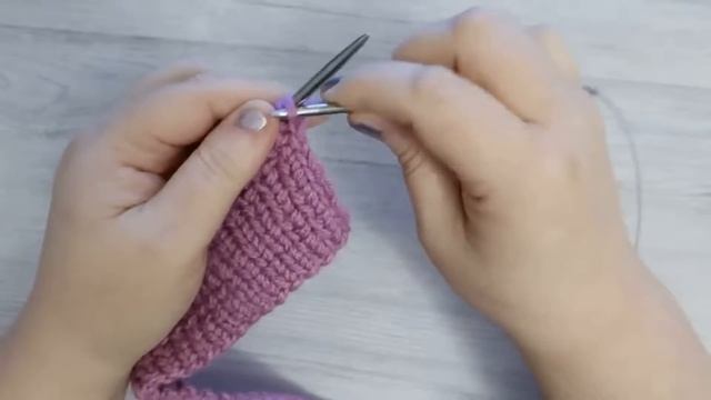 ШАПКА ЖЕНСКАЯ СПИЦАМИ с ОЧЕНЬ КРАСИВЫМ И ПРОСТЫМ УЗОРОМ. Мастер класс. Как связать шапку