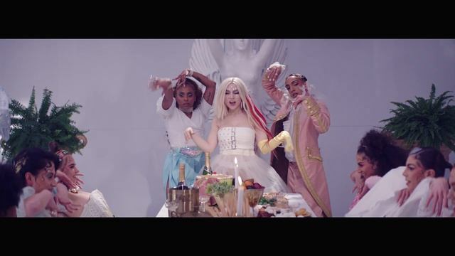 Ava Max - Kings & Queens