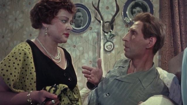 Девушка без адреса. 1957. A girl without an address.