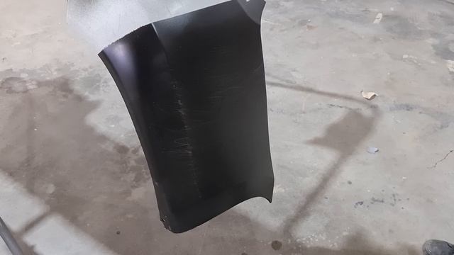 Показываю три вида структурной краски для пластика.