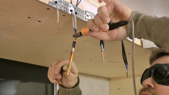 Скрутка и сварка проводов: чем и как? В первый раз сложно?