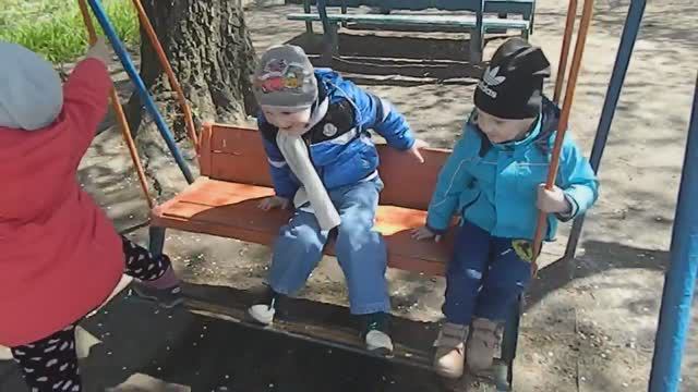 НАШ ДЕТСКИЙ САД. Весенняя прогулка апрель