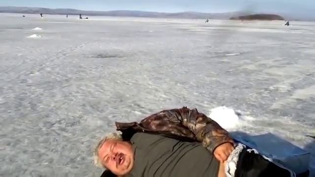 –Бать, тебе нормально? –Норма-а-ально...