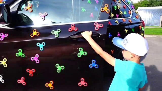 Bad Baby Уехали на Машине в Спиннерах Kids Driving Parent Car with Fidget Spinners (SKIT)