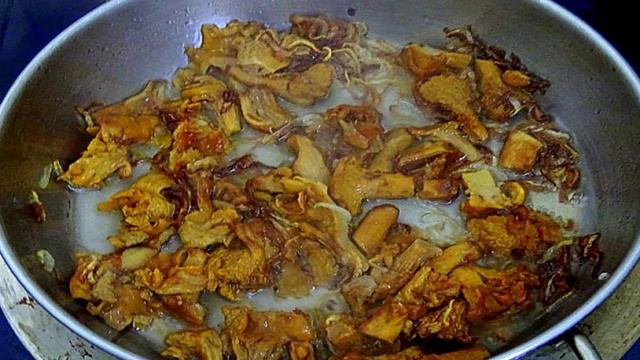 Жареная картошка с лесными грибами
