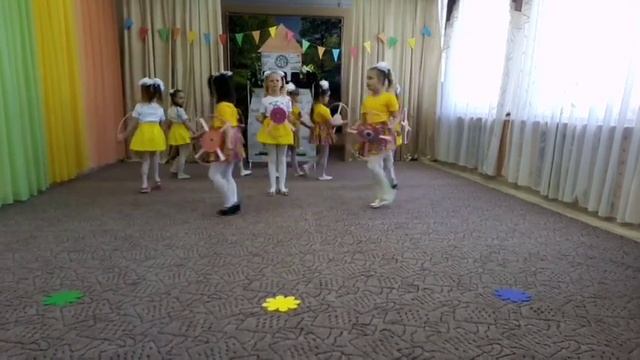 Танец "Маленькая страна"
