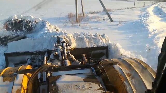 Трактор Кировец. Расчистка дорог от снега. Первый выезд.
