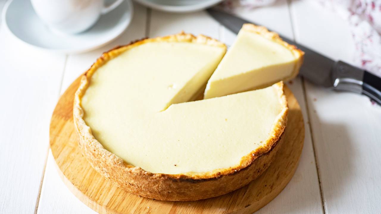 🍰 Сметанник с творогом. Рецепт пирога из песочной основы и нежнейшей творожно-сметанной начинкой