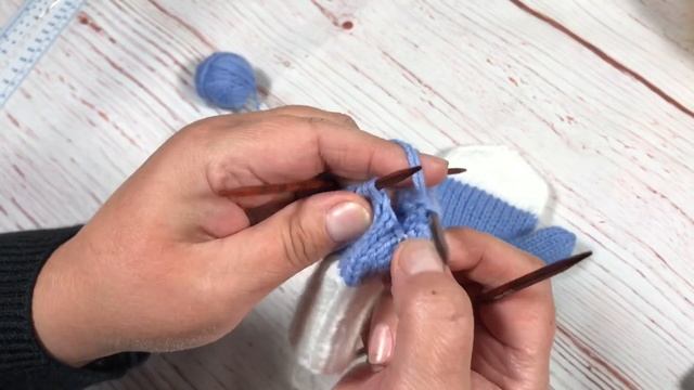 Вяжем детские варежки. Подробный МК.