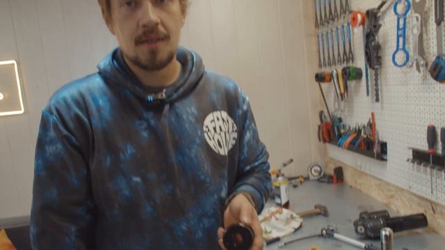Переборка заднего амортизатора на эндуро мотоцикле