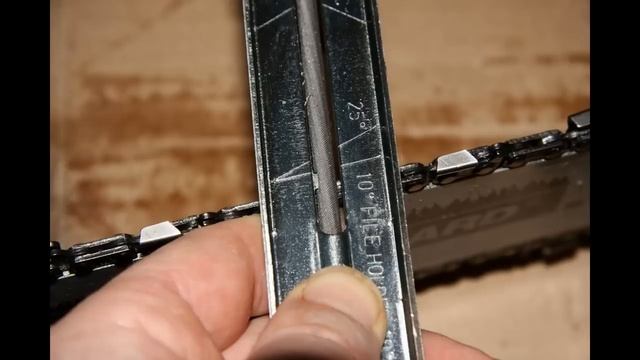 Заточка цепи для продольного пиления ручным приспособлением