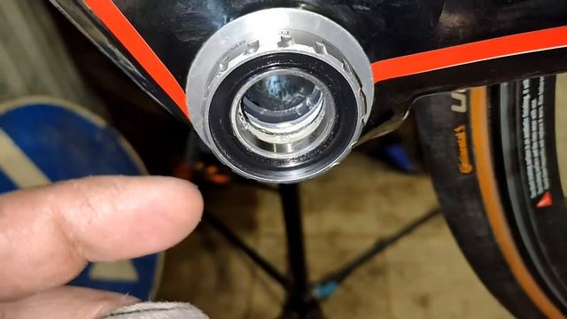 Разбираем каретку на внешних подшипниках / Переборка каретки Hollowtech II на шоссейном велосипеде