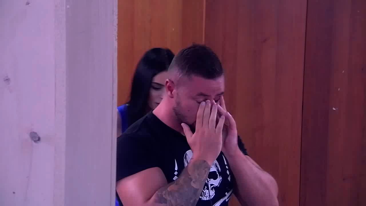 Дом-2: Роман Жуков покидает проект за драку