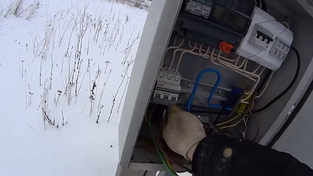 Подключение к электрощиту вводного кабеля.