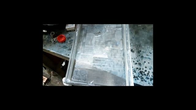 Замена стекла фары своими руками.  Советуем посмотреть.