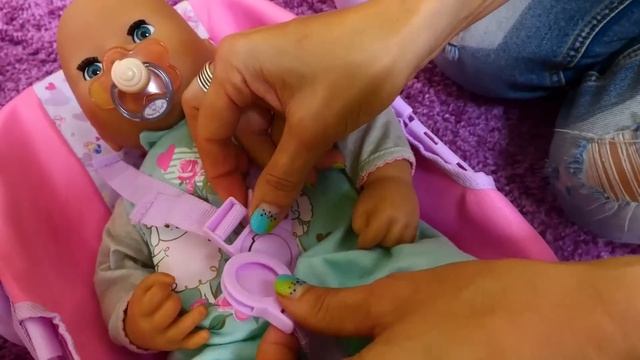 Кукла Беби Анабель кушает фруктовую кашу! Весёлые игры в куклы и дочки матери с Baby Born