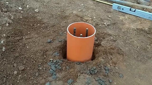 Сваи своими руками для дачного дома, забора, террасы и т.д. надёжные - берём и делаем!