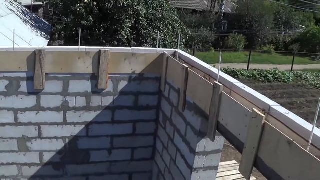 23.08.2015 Опалубка и арматура армопояса для газобетонных блоков.