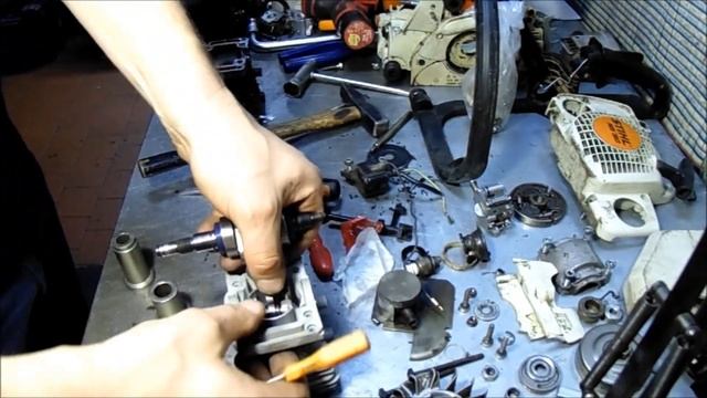 Замена поршневой группы на бензопиле STIHL MS 180