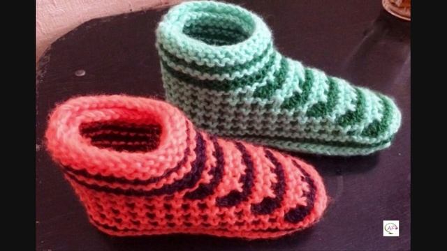 Красивые вязаные тапочки спицами | Модные идеи для вязания тапочек