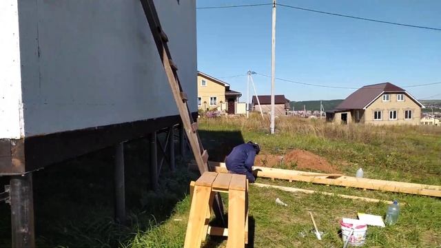 Как покрасить двухэтажный дом своими руками. Создание цвета колером. Резиновая краска для ОСП.