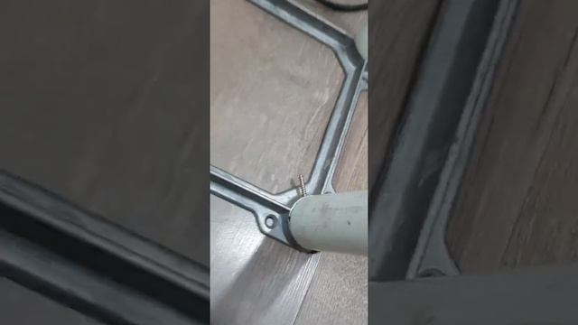 Табурет советский табуретка. простой Ремонт ножки подручными средствами)