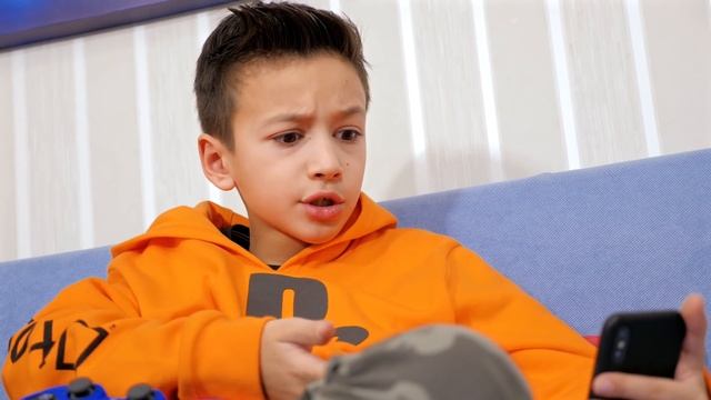 Артура и Давида ЗАТЯНУЛО в Новый Сезон Fortnite ! Arthur and David wants a New Fortnite Season!