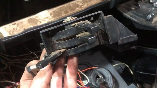 Установить 2 din магнитолу в Ниву