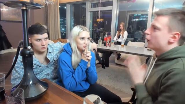 ИГОРЬ БРОСИЛ МАРИНУ   ДЕНЬ РОЖДЕНИЯ   МЕЛСТРОЙ ПОЦЕЛОВАЛ ДЕВУШКУ ДРУГА