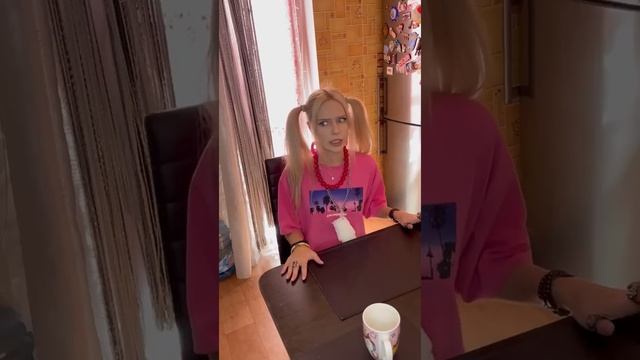 Света стала экстрасенсом или притворилась! Света и призраки! Страшилки Тик Тока