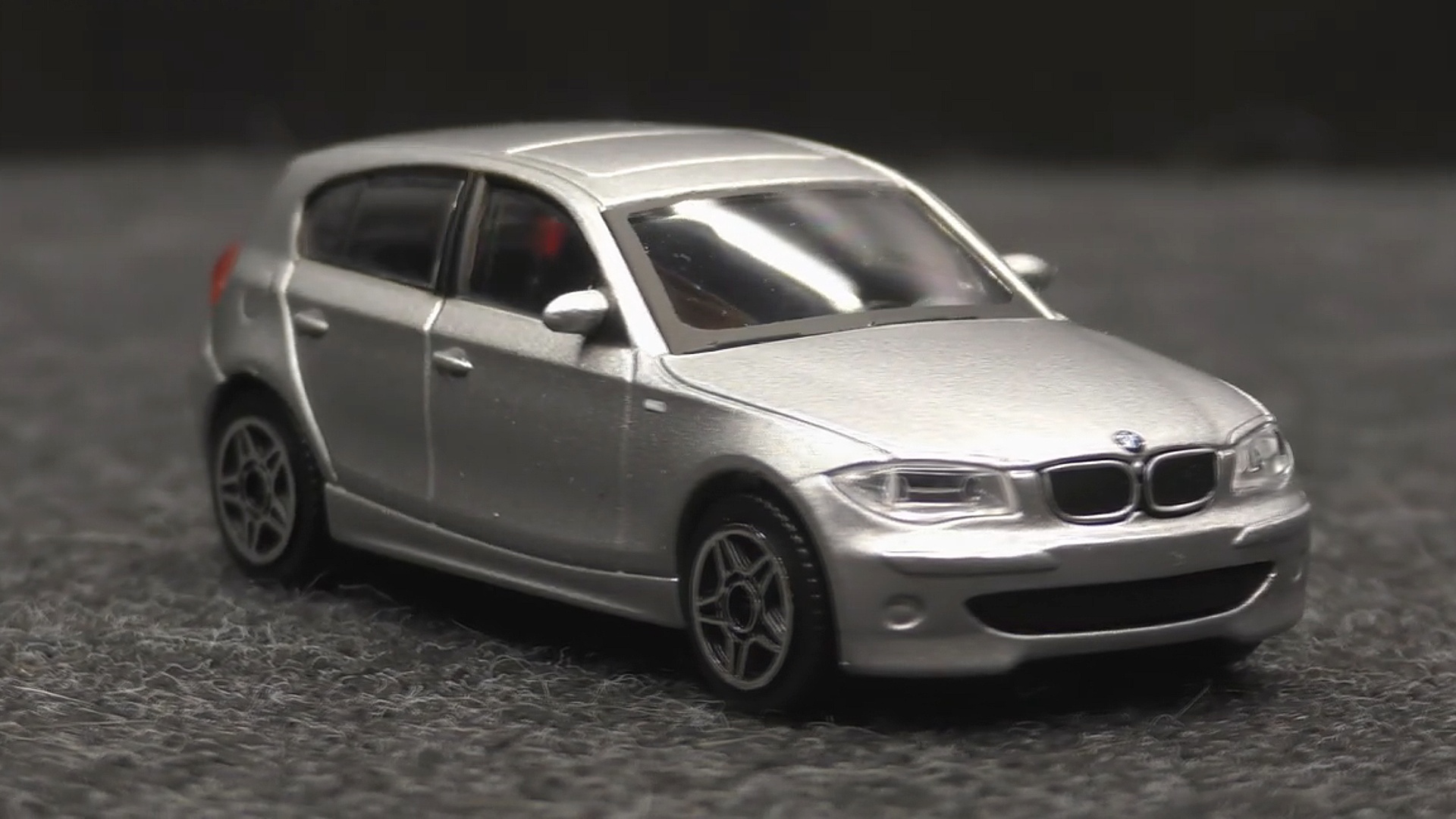 BMW Series / Bburago / Масштаб 1:43 коллекционная / Масштабная модель автомобиля