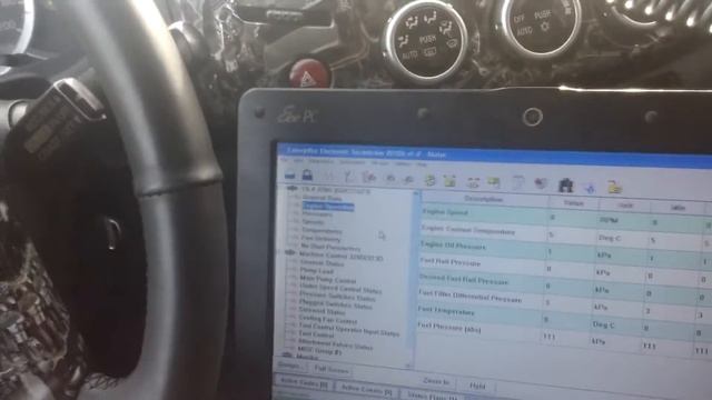CAT 320 DL. Низкое давление топлива.