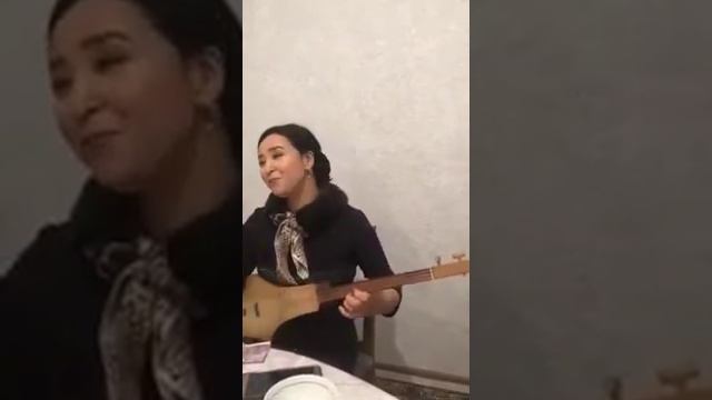 КОМУЗ ЫРЛАРЫ