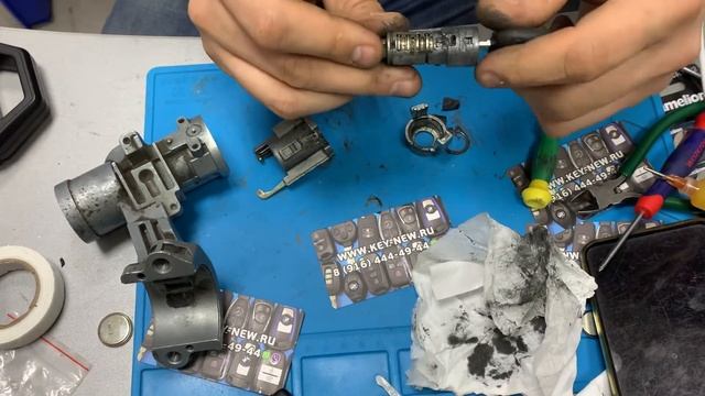 Заклинил замок зажигания Hyundai ремонт замка часть 3