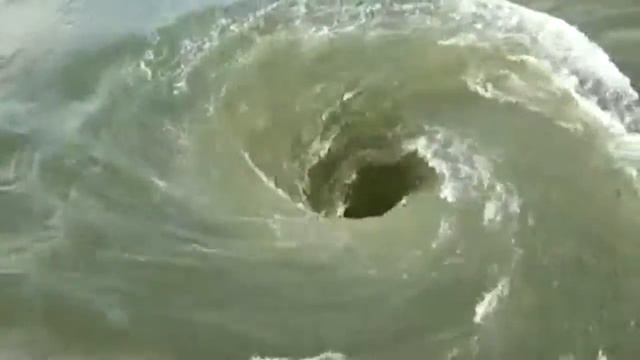 Три водоворота, Превращаются в один мощный водоворот