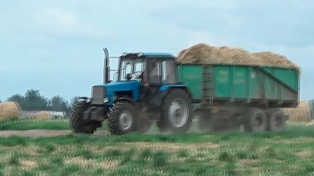 Трактор в поле дыр-дыр-дыр)
