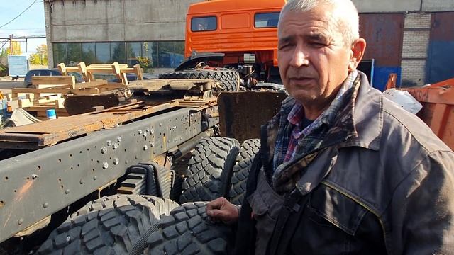 Отец готовит Камаз Сыну