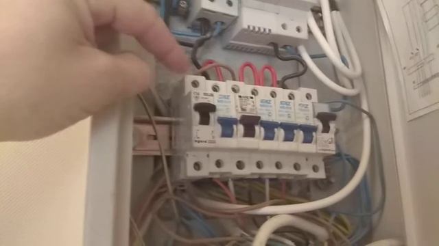 Как подключить дополнительную линию в электро щит с прокладкой провода