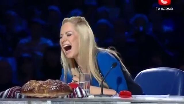 Самое смешное на Украина мае таланте)))