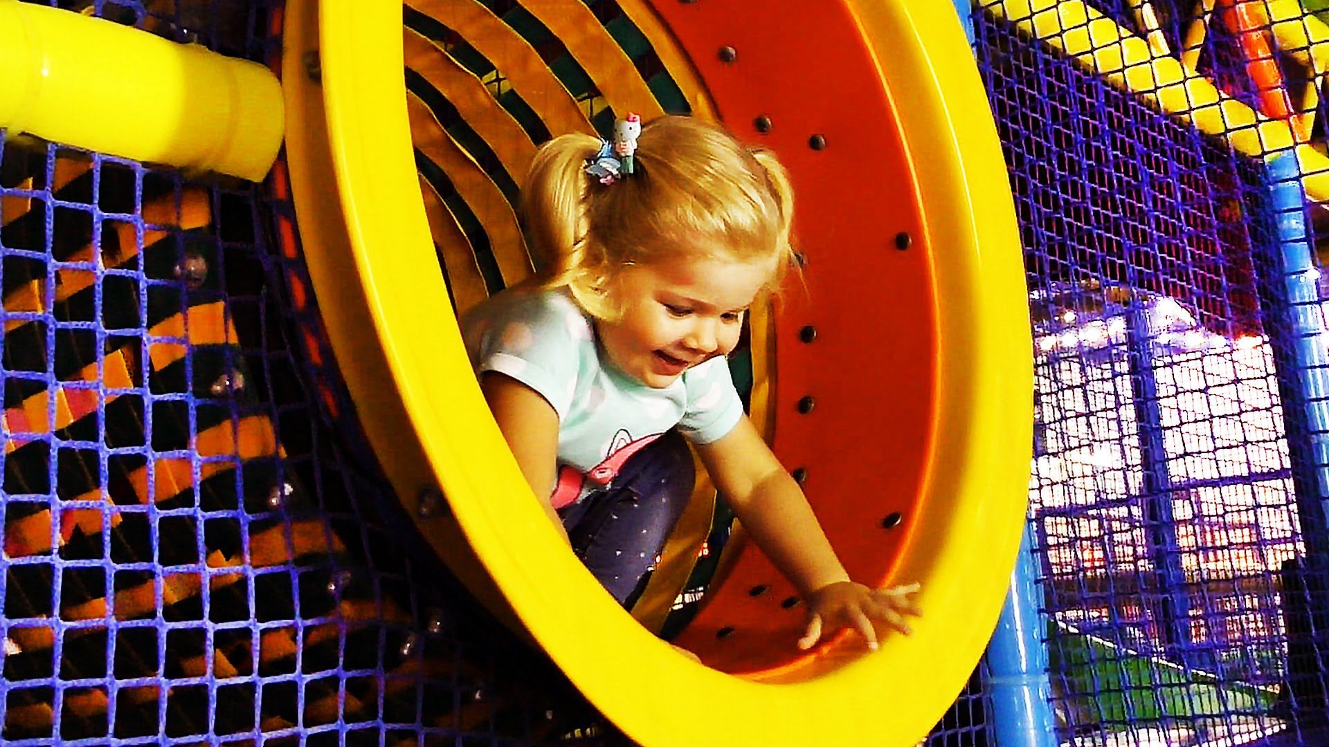 ✿ VLOG Развлекательный Центр ЕДЕМ НА КАЧЕЛИ Видео Для Детей Playground Fun video Kids Amusement Park