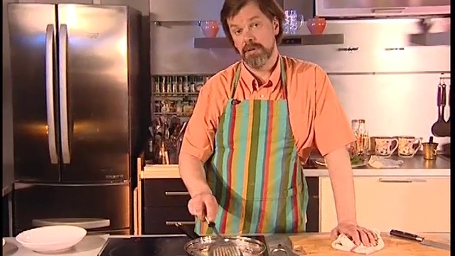 Жареная картошка с рыбой в тесте