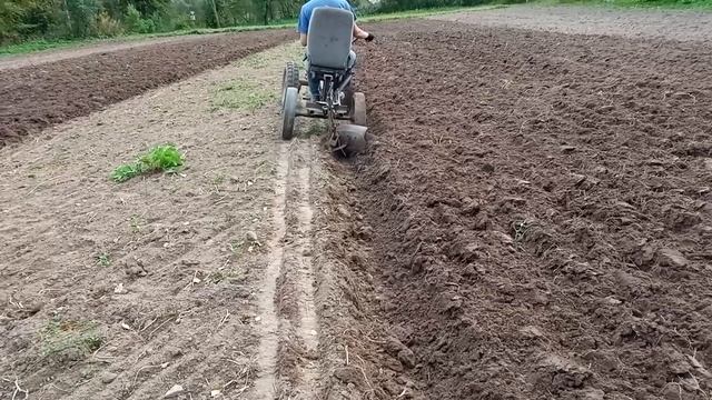 Вспашка мотоблоком огорода