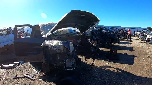 Автосвалка в США | Свалка автомобилей в Америке на запчасти | S12E31