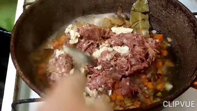 Гречневая каша с тушенкой. Быстрый способ приготовления! Солдатская каша?